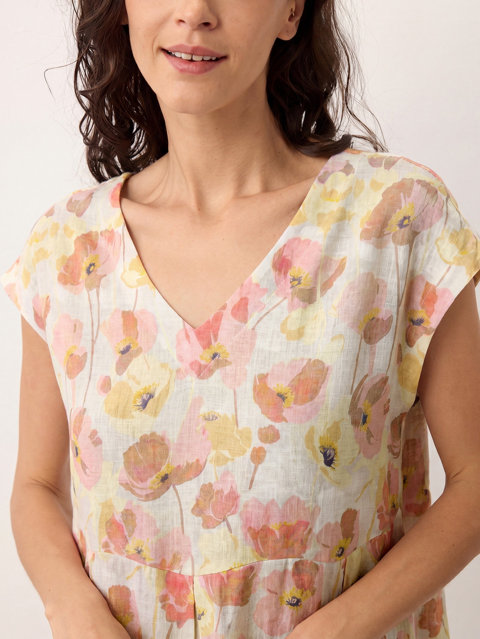 Alveno | Maxi Dress in Lino 100% con Stampa a Garofani e Vita Smerlata