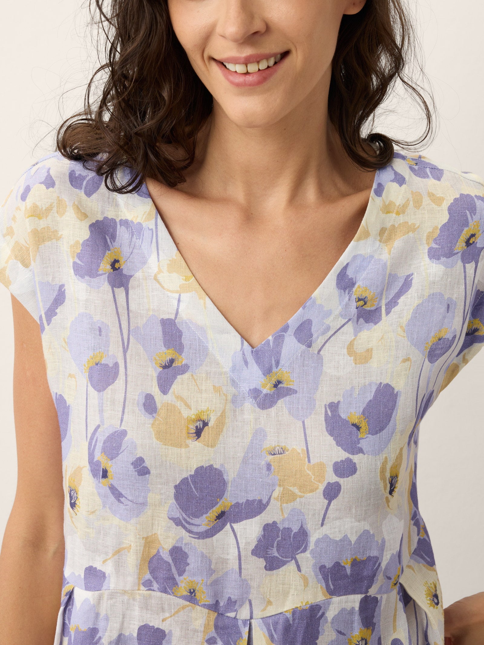 Alveno | Maxi Dress in Lino 100% con Stampa a Garofani e Vita Smerlata
