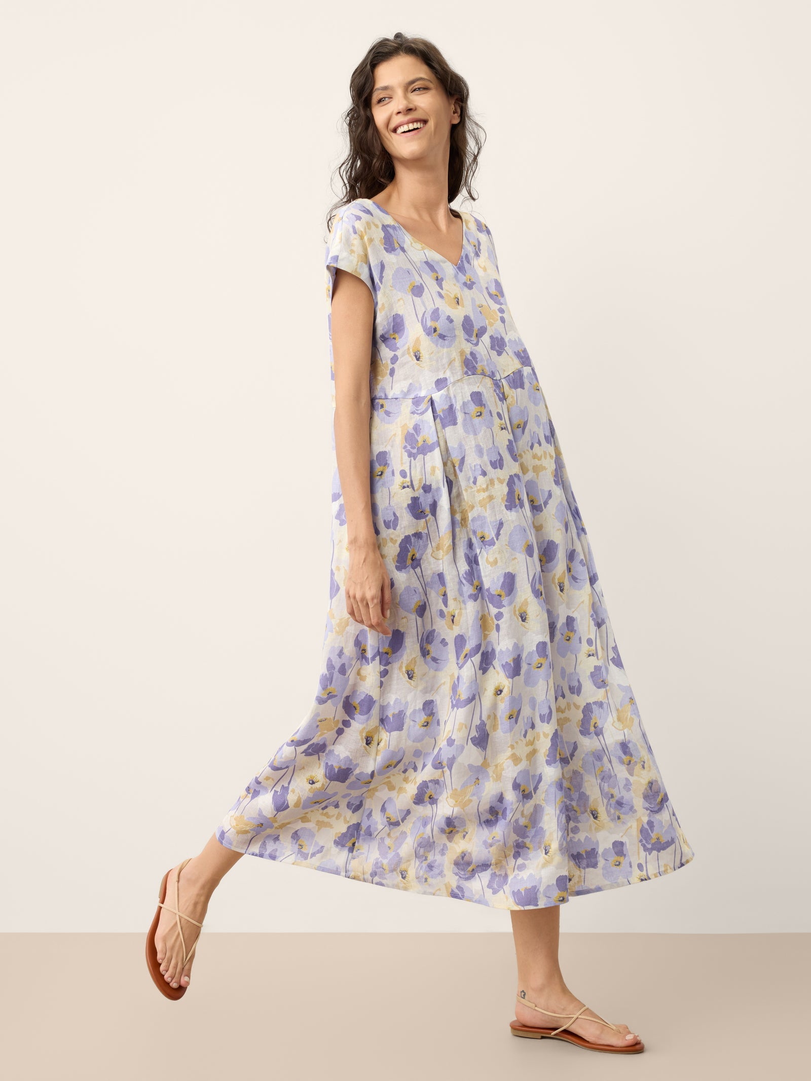 Alveno | Maxi Dress in Lino 100% con Stampa a Garofani e Vita Smerlata